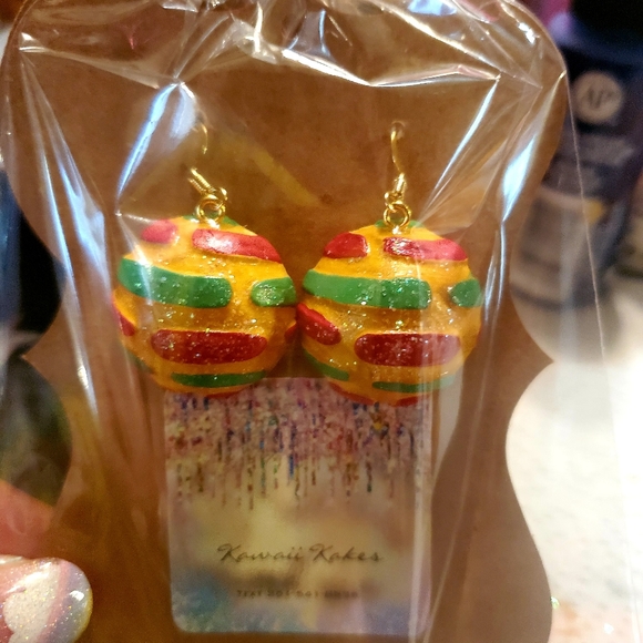 Christmas concha earrings - Picture 2 of 2